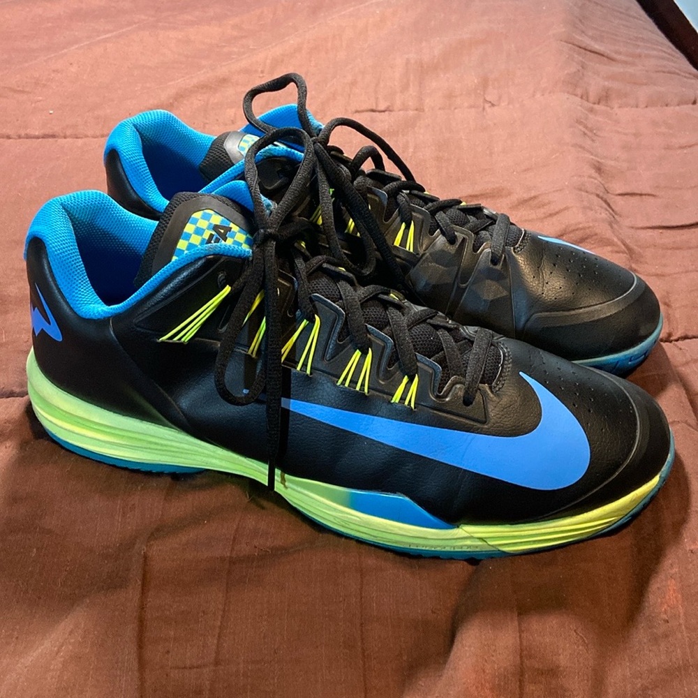 Men’s Nikes. EUC! - Picture 3 of 16